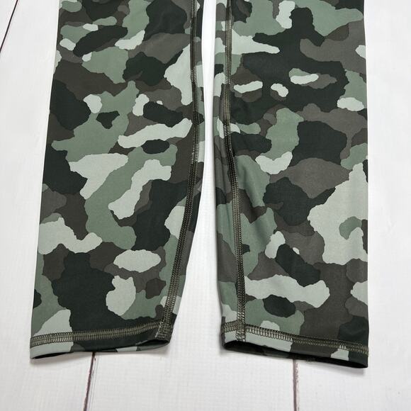 Athleta Lightning Camo 7/8 Tight Stash Pocket SIZE S Green Yoga Pants - Picture 11 of 12